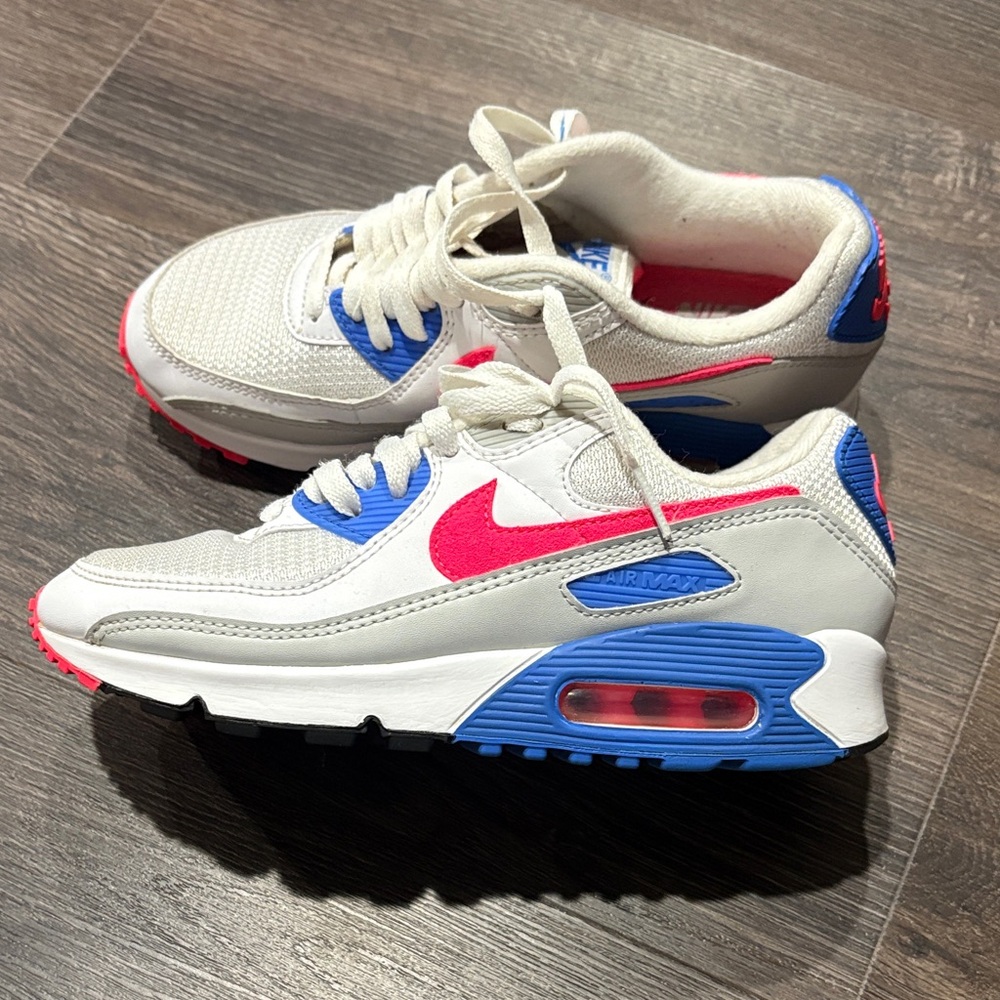 Women’s Nike air max 90s